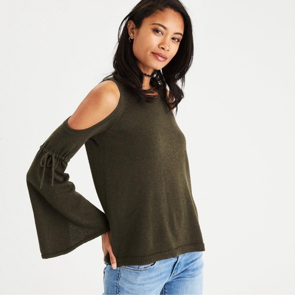 American Eagle Open Shoulder Pullover Sweater